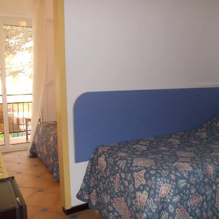 Les Alizes Otel Cavalaire-sur-Mer